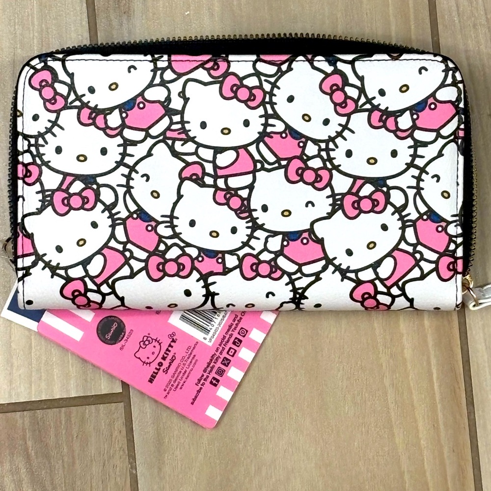 NWT Hello Kitty Pink and White Zippered Wallet - Picture 2 of 5